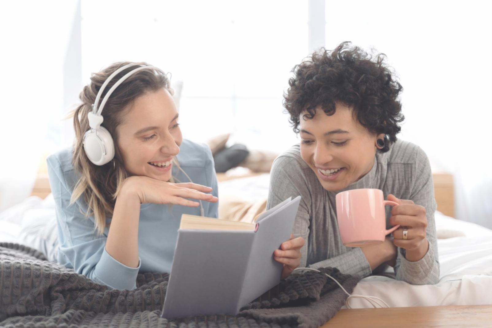 Analyse budgétaire sur écran avec graphiques financiers